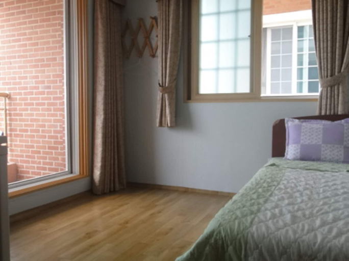 Bedroom 3, Naksan Crova Condotel, Yangyang