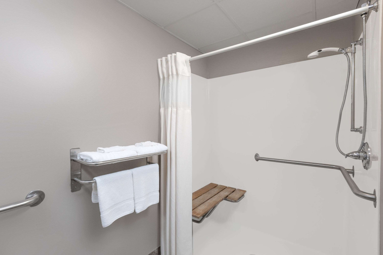 Bathroom 4, Super 8 by Wyndham Carroll/East, Carroll