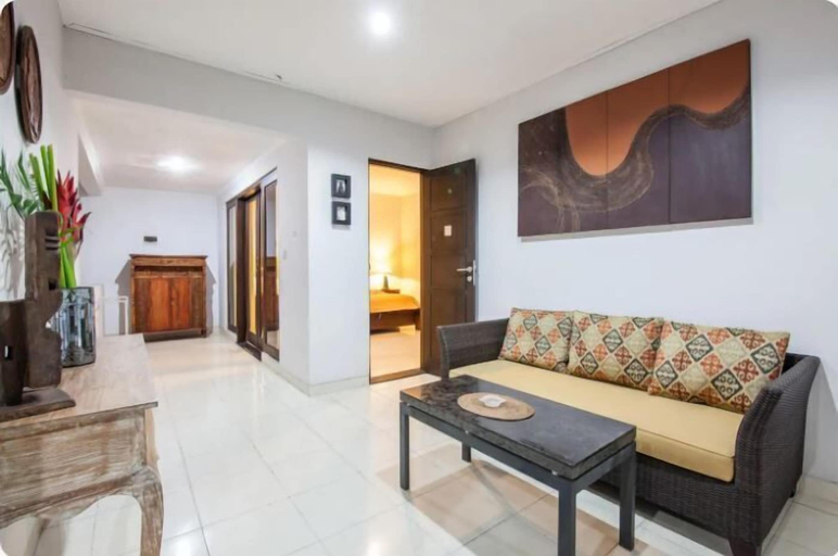 Others 5, SMV . 6-BR · 6BR Pool Prime Area Walk to Beach N Shops Legian, Badung