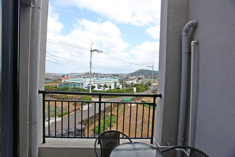 Others 4, Sea and Star Pension, Jeju