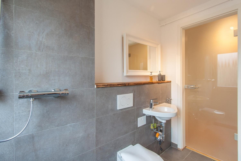 Bathroom 4, Wohnen am Bäckerbrunnen, Würzburg