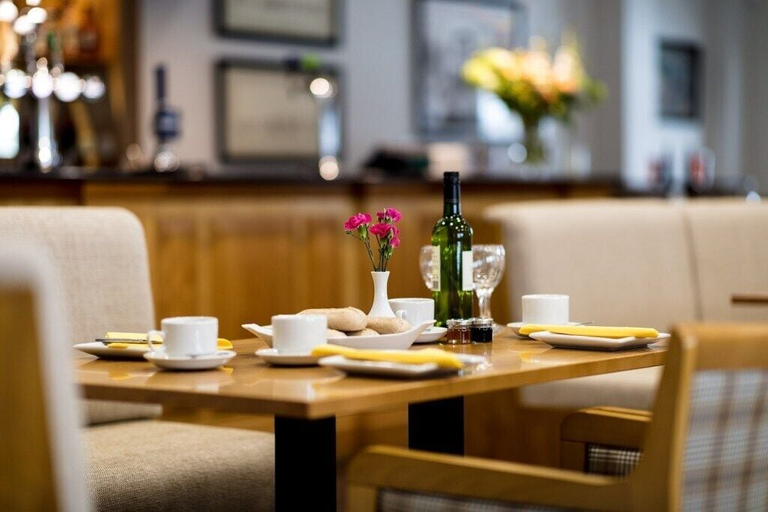Food & Drinks 4, Cowdray Lodge, West Sussex