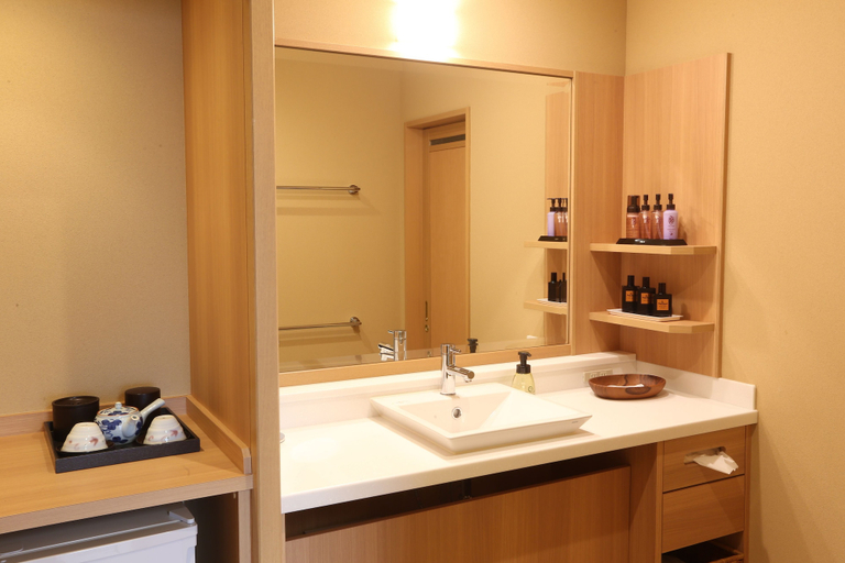 Bathroom 4, Oyado Ikegami, Uozu