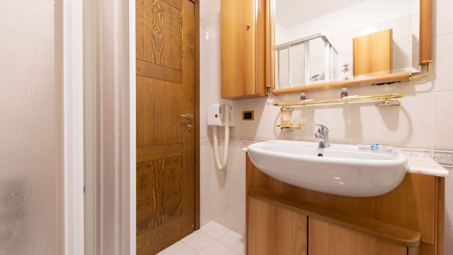 Bathroom 5, Italianway - San Giovanni 13 A - B - Stelvio - So-l557-sgio13b1, Sondrio