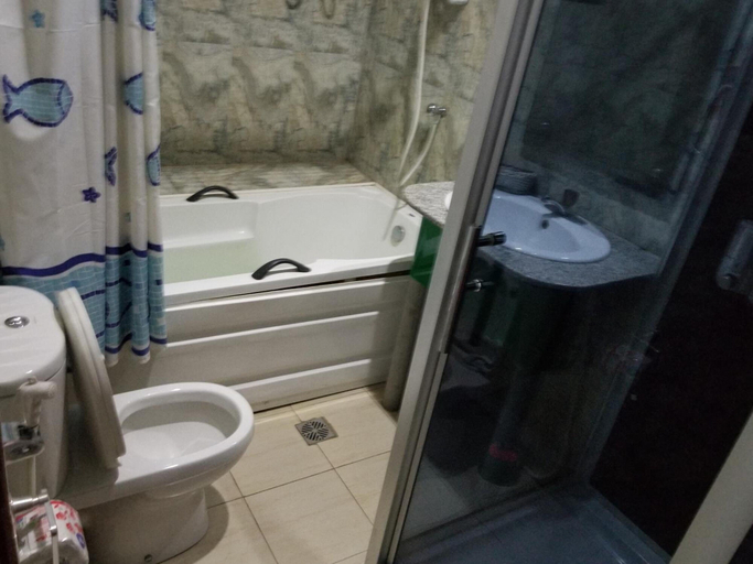 Bathroom 3, Ragaray executive suites, Ogbomosho North