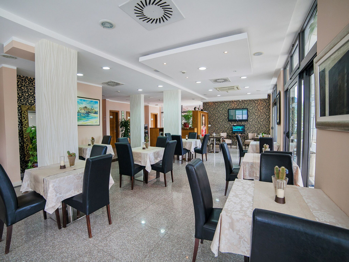 Food & Drinks 5, Hotel Petrovac