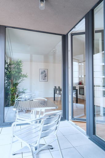 Exterior & Views 22