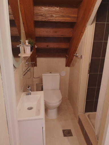Bathroom 3, Old Town Economy Apartments, Dubrovnik