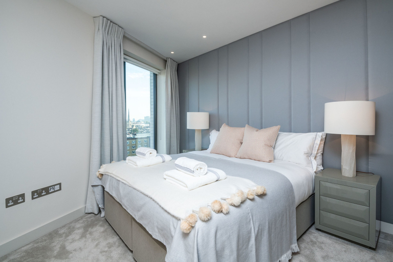 Bedroom 3, Luxurious Victoria Home by the Apollo Theatre, London
