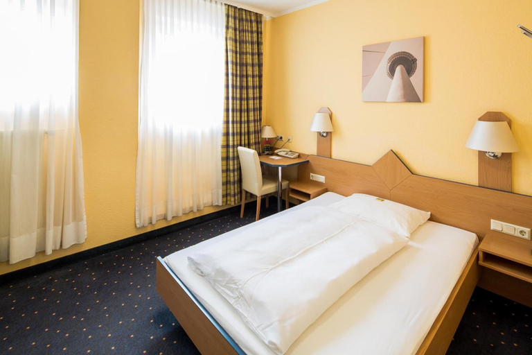 Bedroom 4, Central Hotel, Mannheim