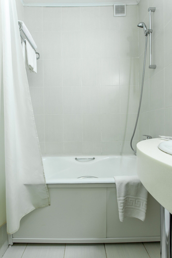 Bathroom 4, Oktyabrskaya Hotel, Ekaterinburg gorsovet