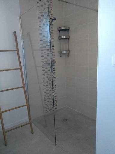 Bathroom 4, Airial, Landes