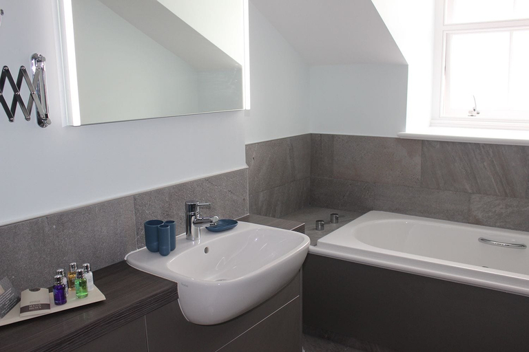 Bathroom 4, The Tilman, Gwynedd
