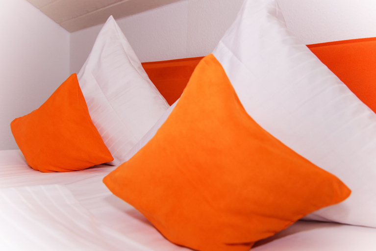 Bedroom 4, Hotel Bohn, Reutlingen