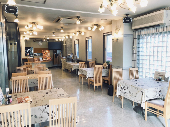 Food & Drinks 5, Hotel New White House, Rumoi
