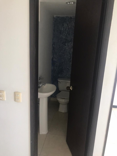 Bathroom, San Fernando, Santiago de Cali