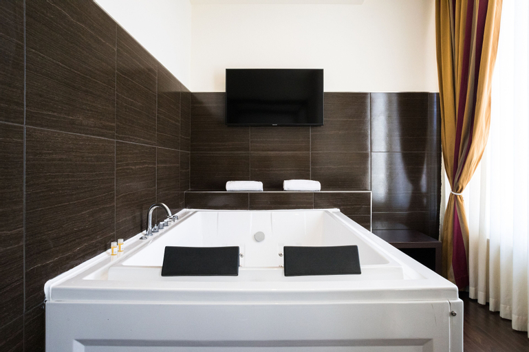Bedroom 5, La Villa Resort, Pistoia
