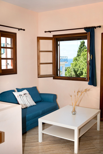 Living area 5, Hot Tub Cottage Kalymnos, South Aegean