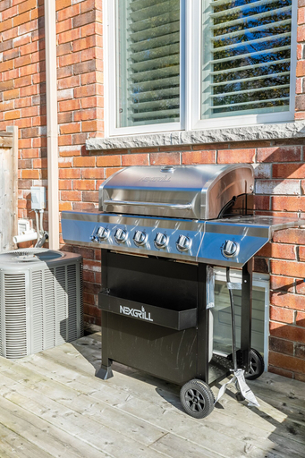 Food & Drinks, GLOBALSTAY. Luxury 3BR Townhomes with HOT TUB, Gym, BBQ, Hamilton