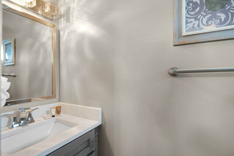 Bathroom 3, Mermaid Oasis, Bay