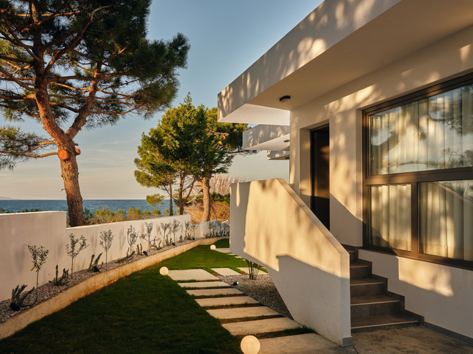 Exterior & Views 2, Oceanis Luxury Suites, Ionian Islands
