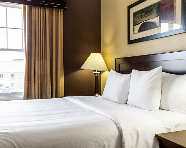 Bedroom 3, MainStay Suites Minot, Ward