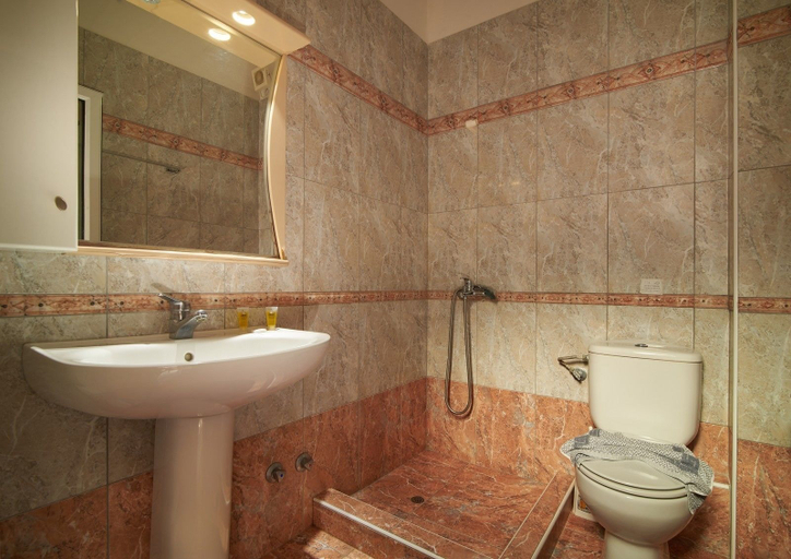 Bathroom 5, Toroni Blue Sea Hotel & Spa, Central Macedonia