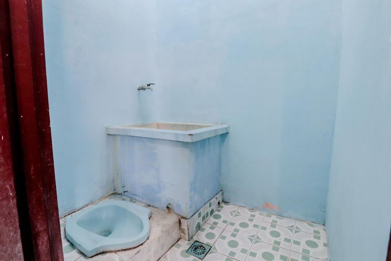 Bathroom 5, Losmen Parikesit, Bantul