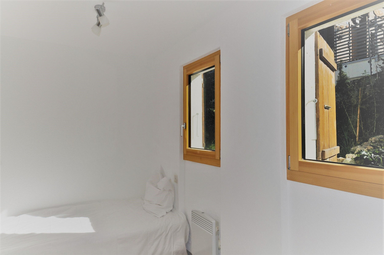 Bedroom 2, Carpe Diem 2, Goms