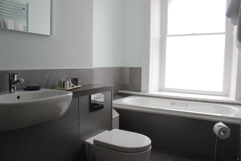 Bathroom 4, The Tilman, Gwynedd