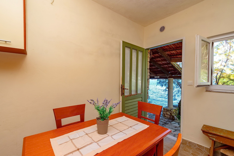 Others 4, House Hidden Bay, Blato
