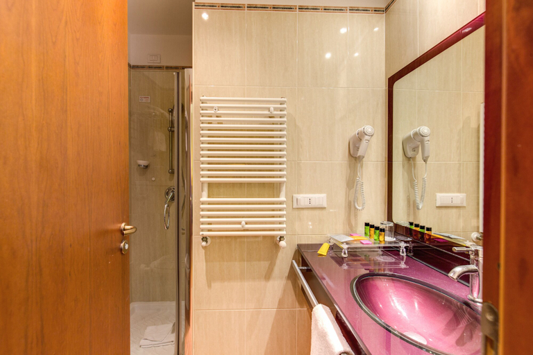 Bathroom 4, Augusta Lucilla Palace, Rome