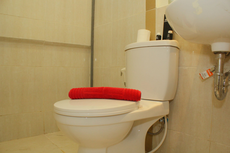 Bathroom 2, Cozy and Relax 2BR at Meikarta Apartment, Cikarang