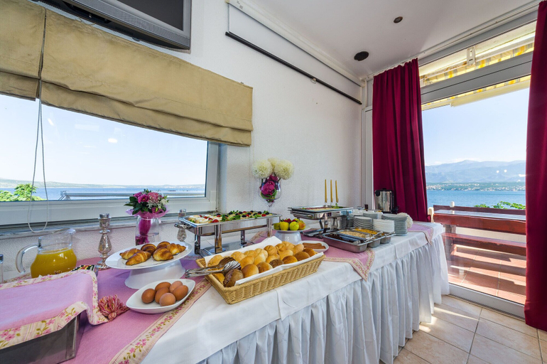 Food & Drinks, Aparthotel Roccia, Novigrad