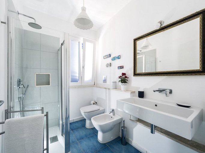 Bathroom 2, Spuma di Mare - Riccio, Trapani