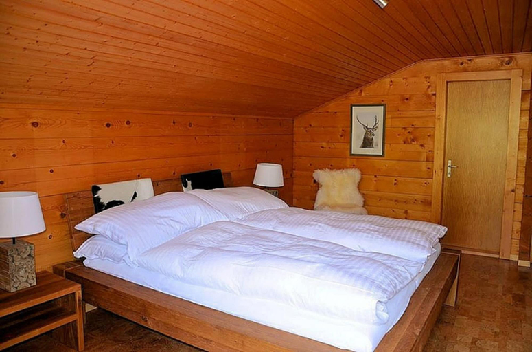 Bedroom 2, Tio Pepe OG, Goms