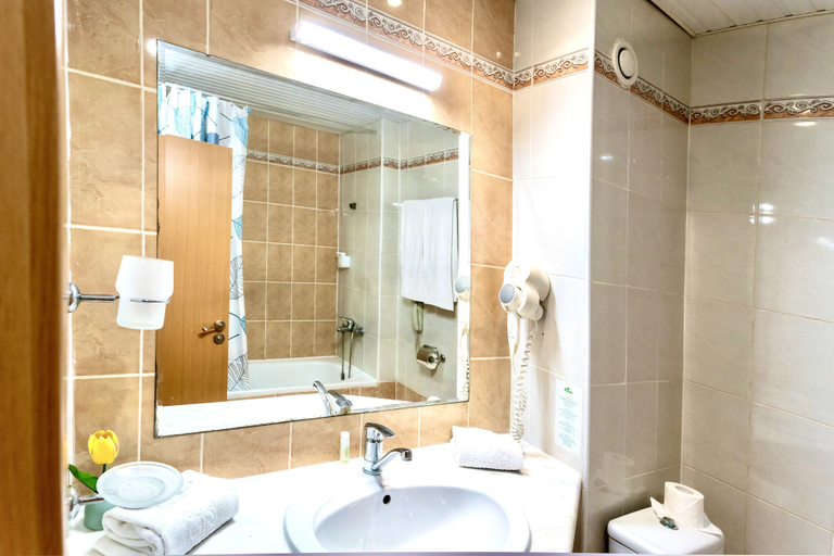 Bathroom 5, Palm Beach Hotel- All Inclusive, Varna