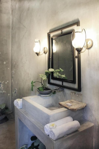 Bathroom, Sobaya Bungalow, Katana