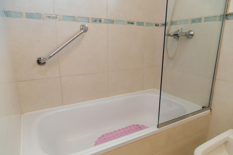 Bathroom 4, At Suites, Capital
