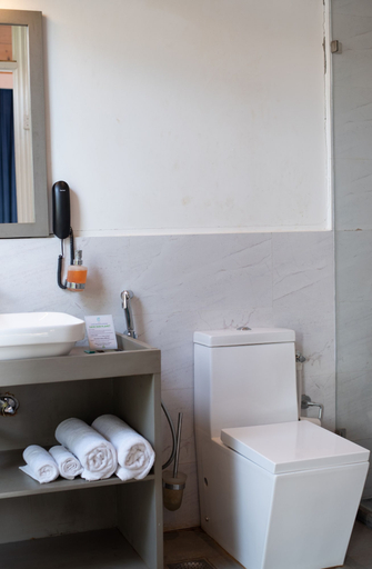 Bathroom 4, Living Room Beach Resort, North Goa