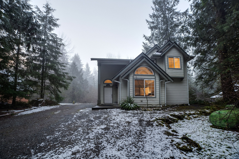 Exterior & Views 2, 62SL - Hot Tub - WiFi - Fireplace - Pets Ok - Sleeps 6, Whatcom
