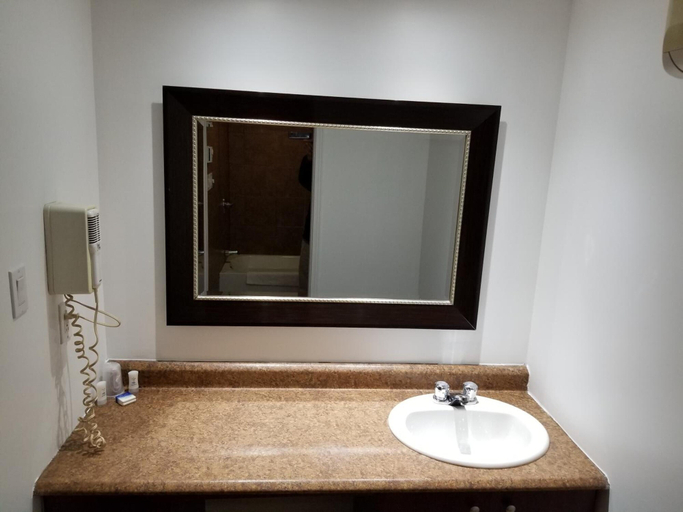 Bathroom 5, Meilleure Auberge, Communauté-Urbaine-de-l'Outaouais