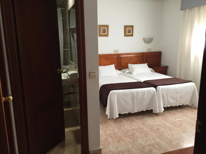 Bedroom 2, Hotel Martin, Toledo