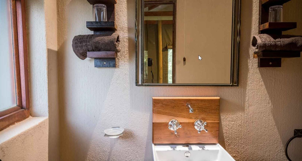 Bathroom 4, The Island River Lodge, Mopani