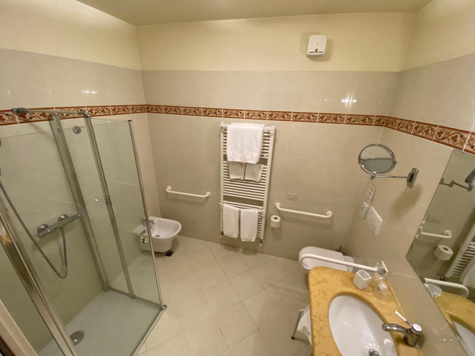 Bathroom 4, La Vittoria Boutique Hotel, Verona