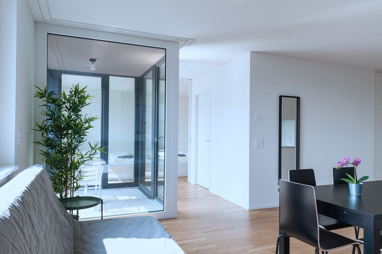 Exterior & Views 21