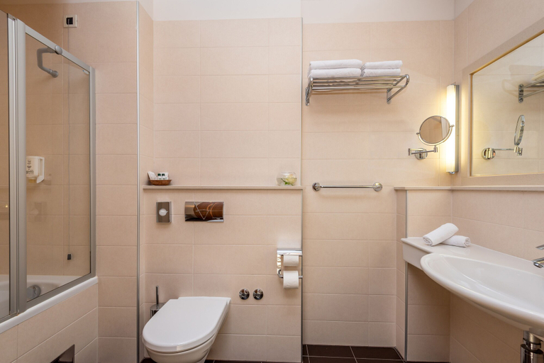 Bathroom 4, Hotel Plaza Omis, Omiš