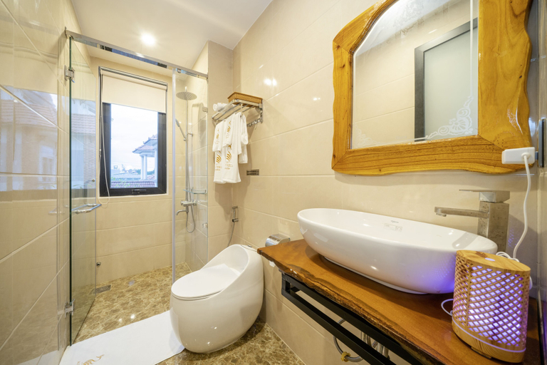 Bathroom, Y Lan Paradise Villa, Da Nang