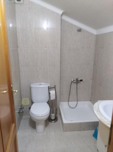 Bathroom 5, Global Albarraque, Sintra