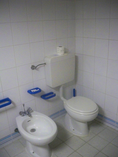 Bathroom 3, Airone Residenza Turistico Alberghiera, Grosseto